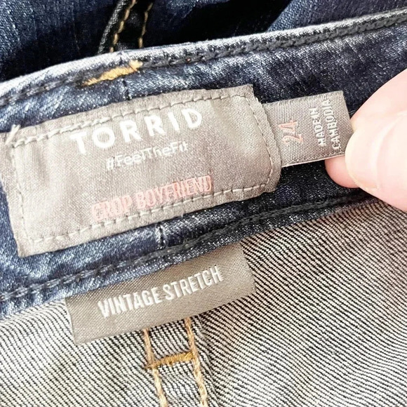 Torrid Dark Wash High Rise Raw Hem Boyfriend Cropped Jeans Women's Plus Size 24 - Picture 6 of 8
